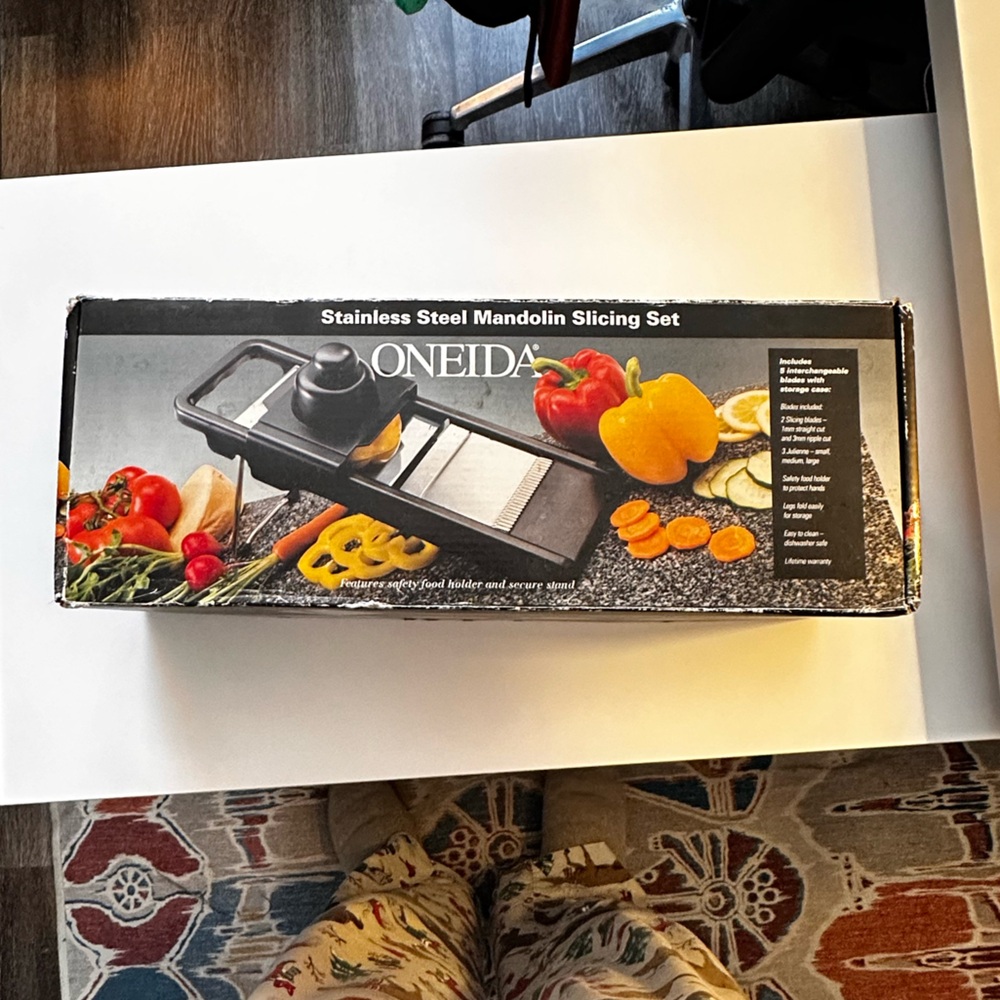 Oneida Silver and Black Mandolin Slicing Set